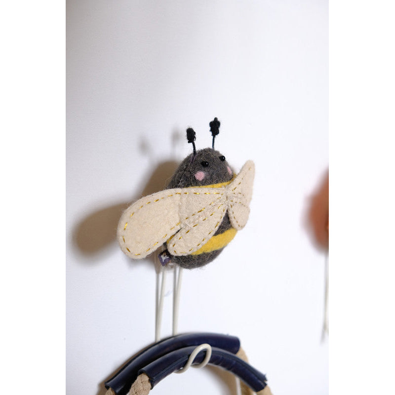 fiona-walker-england-bee-hook-fion-808034