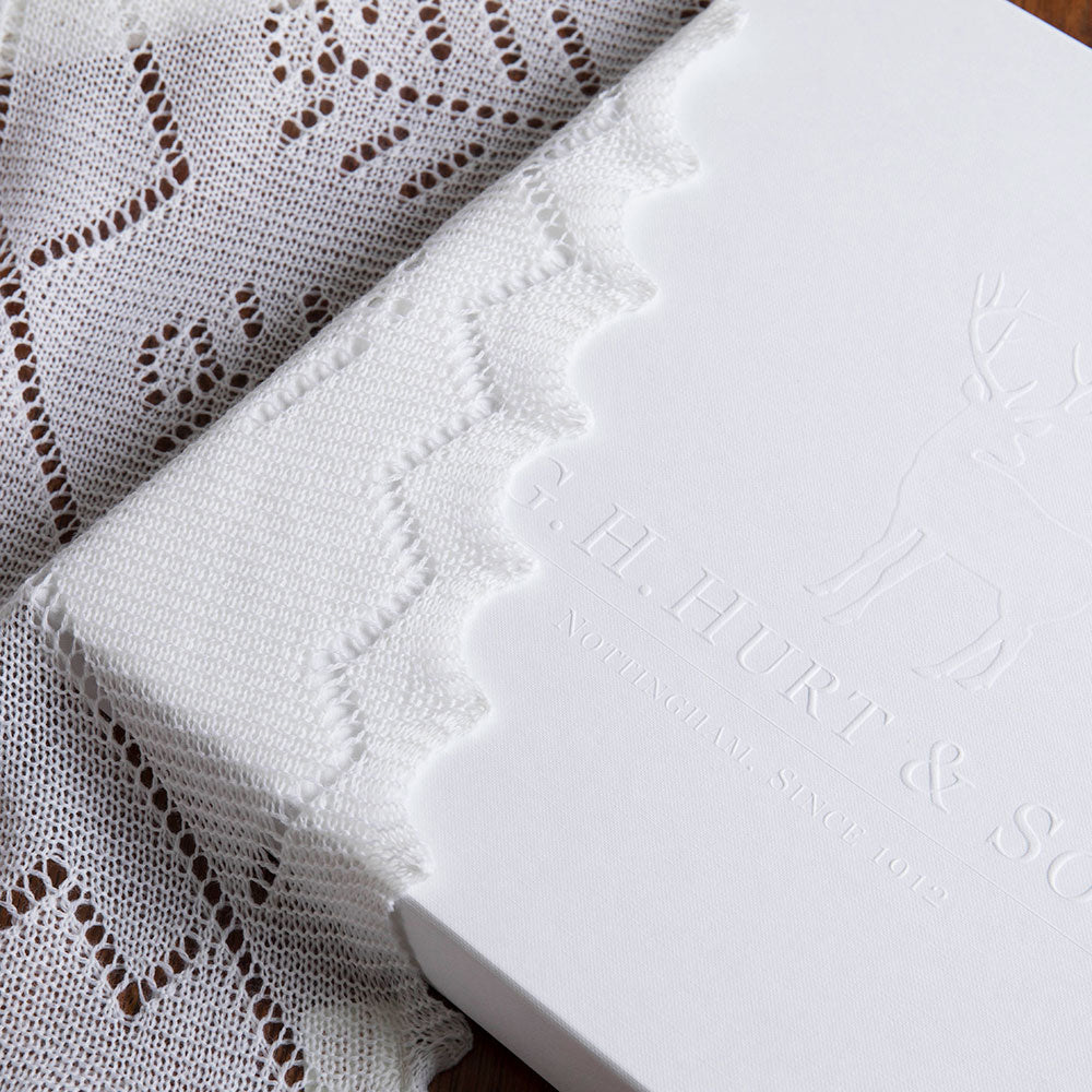 g-h-hurt-&-son-luxury-white-embossed-gift-box-large-white-ghhs-lgb