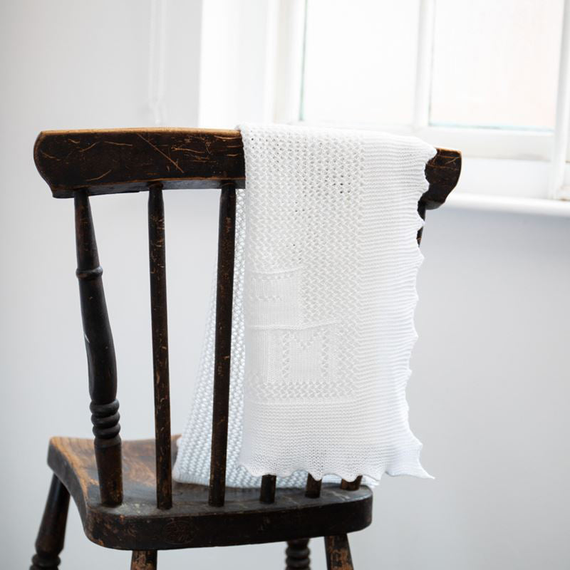 g-h-hurt-&-son-teddy-alphabet-baby-shawl-white-ghhs-cw128x