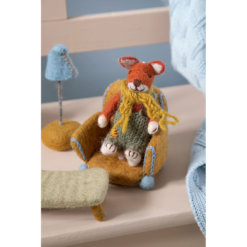 gry-sif-small-boy-fox-w-green-pants-ochre-scarf-12cm