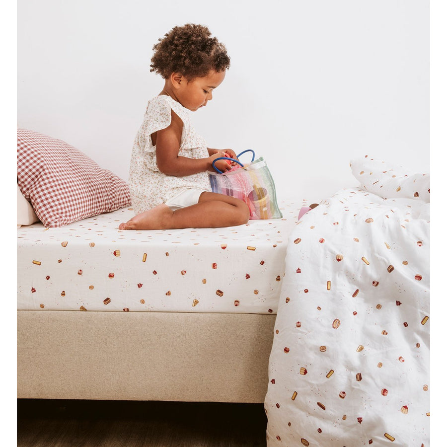 kadolis-printed-fitted-sheet-organic-cotton-90x200cm-gourmandises-kado-dhco90200gmd