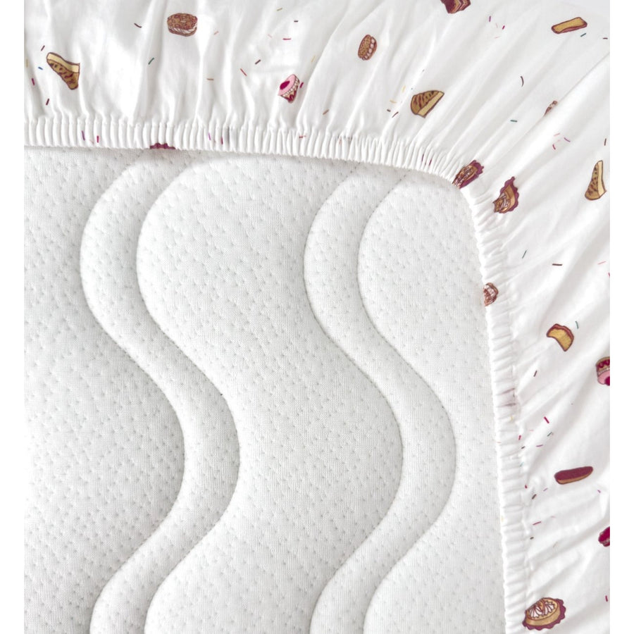 kadolis-printed-fitted-sheet-organic-cotton-crib-70x140cm-gourmandises-kado-dhco70140gmd