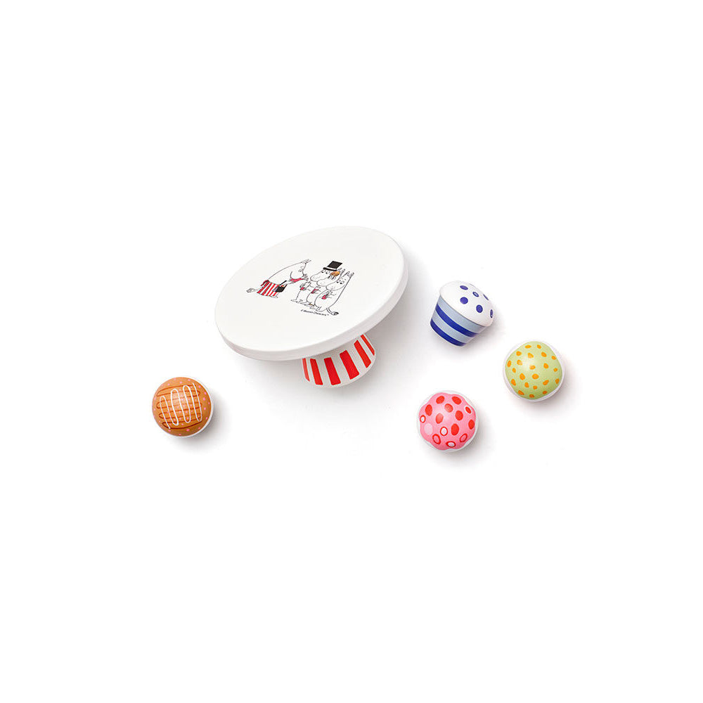 kids-concept-cake-stand-cupcakes-moomin