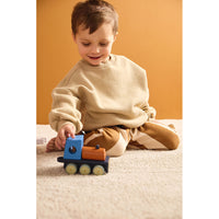 kids-concept-farm-animal-train