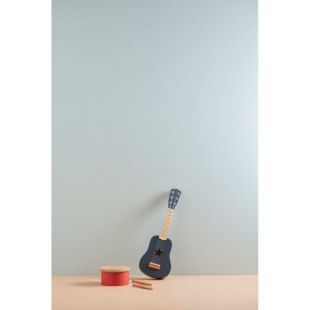 kids-concept-guitar-dark-grey
