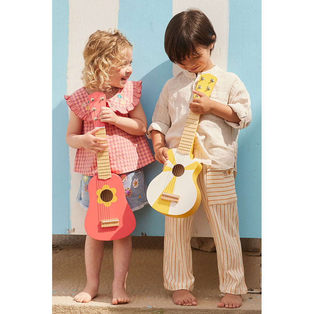 kids-concept-guitar-flower-pink