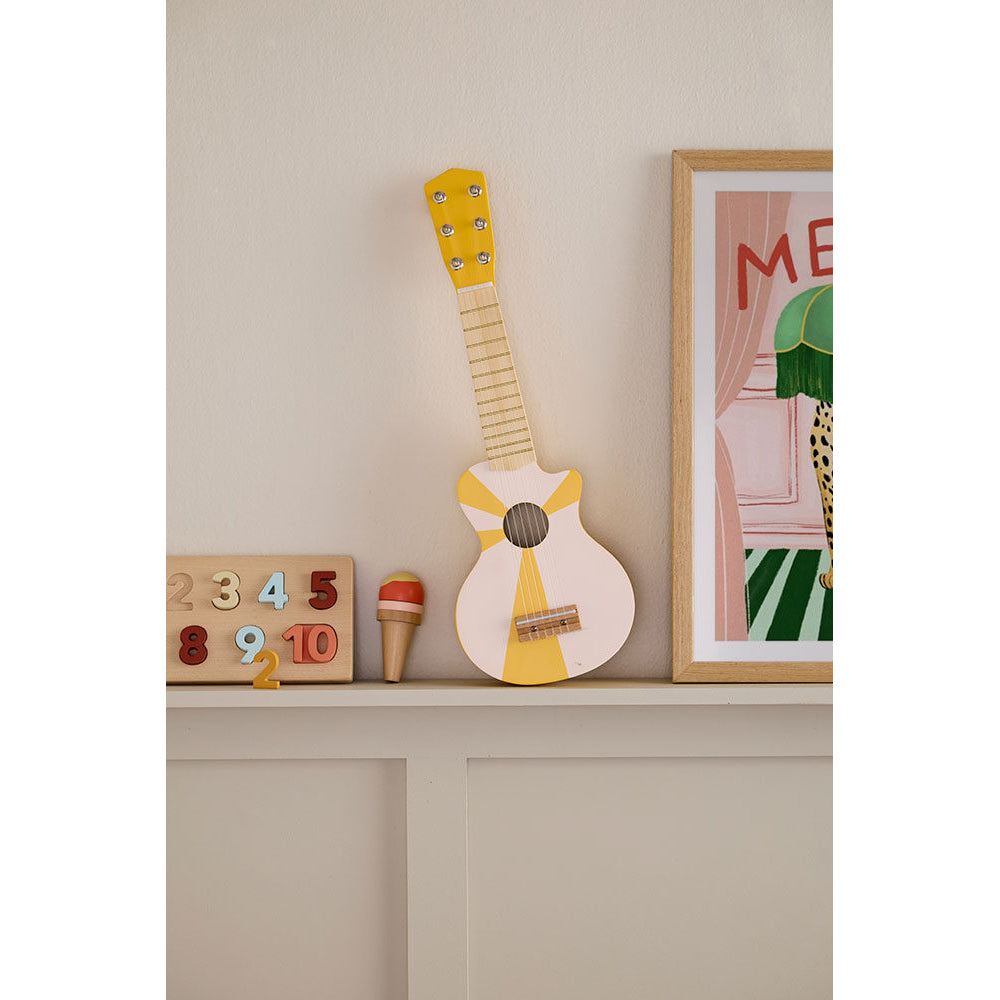 kids-concept-guitar-yellow-white