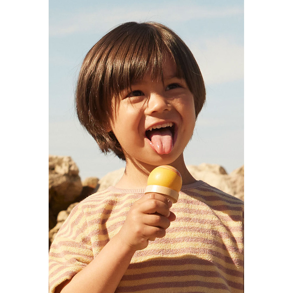 kids-concept-ice-cream-stand