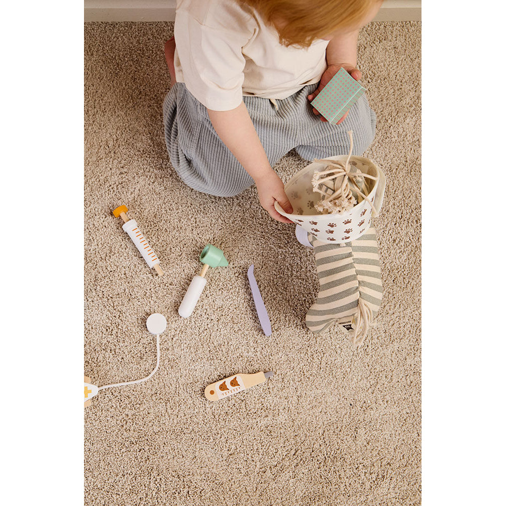kids-concept-veterinary-set