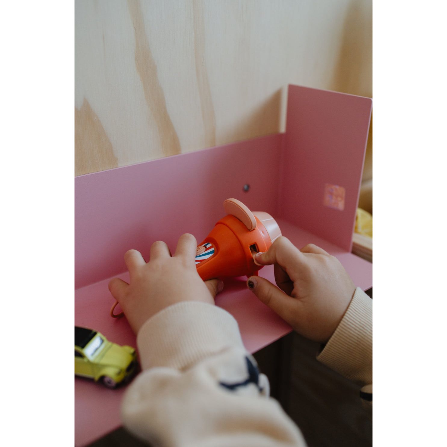 kidywolf-kidyslide-story-lamp-circus-kidw-kidyslide-ci