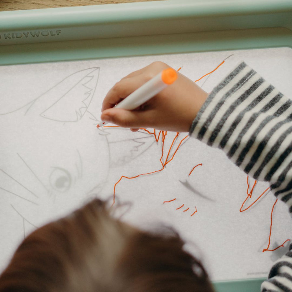 kidywolf-portable-light-tablet-kidw-kidydraw-pro