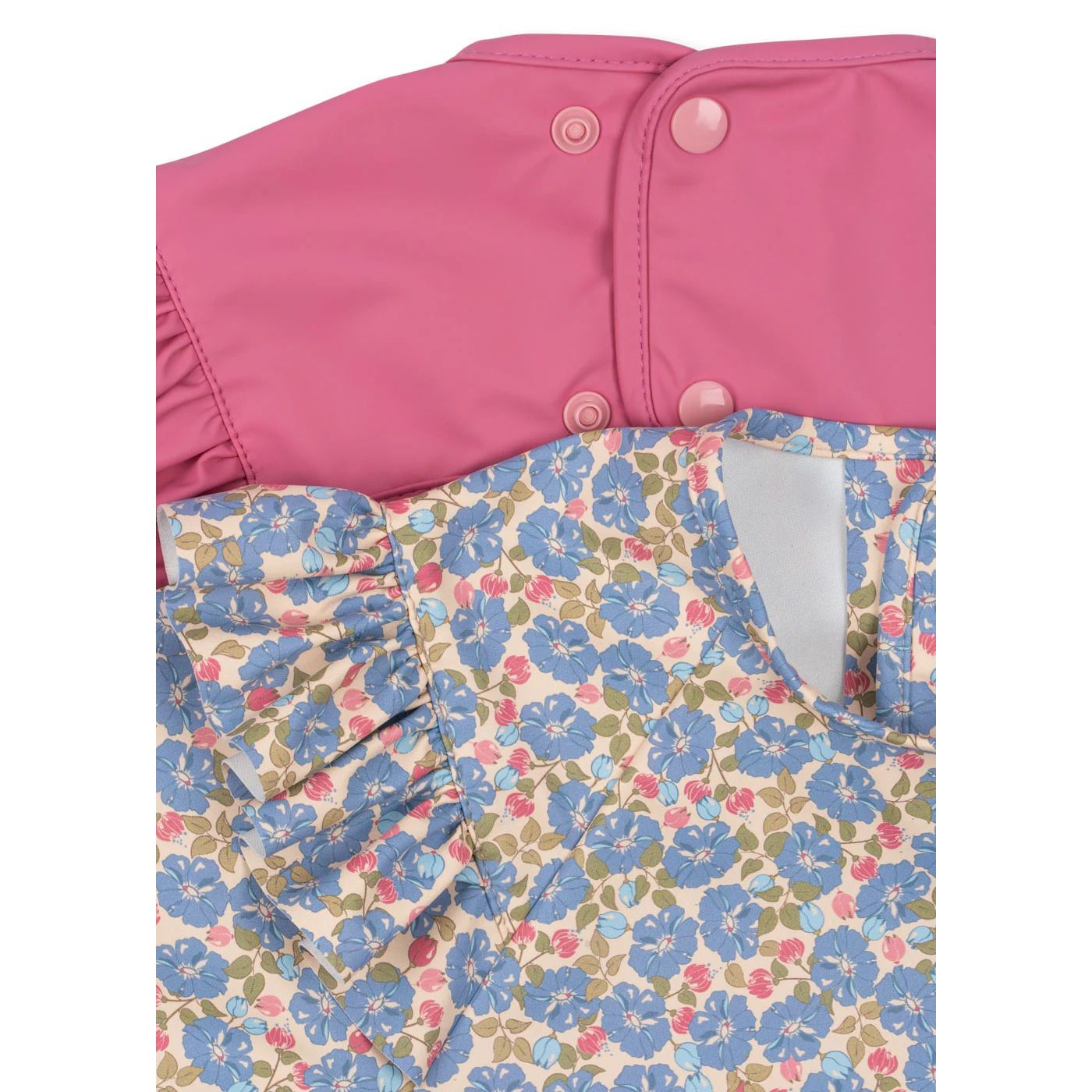 konges-sløjd-2-pack-dinner-bib-with-sleeves-and-frill-fleur-rosierchateau-rose-kong-w25ks103633-frcr-6-12m