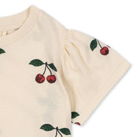 konges-slojd-famo-puff-tee-gots-ma-grande-cerise-kong-s24ks100258-mgc-12m