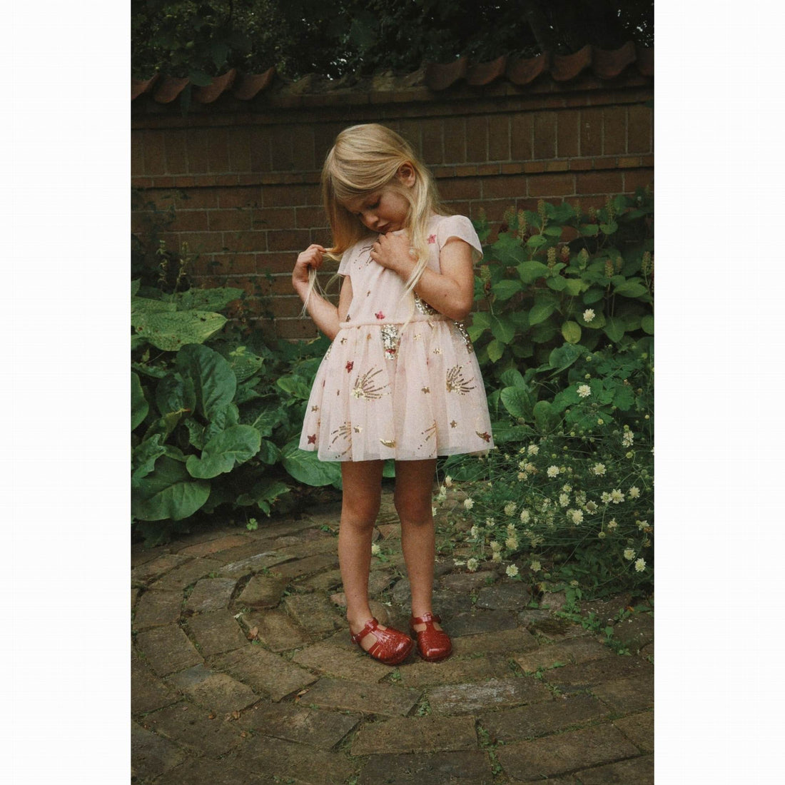 konges-slojd-odette-dress-estella-sequin-clothing-wear-fashion-kong-s26ks105509-esse-2y-10