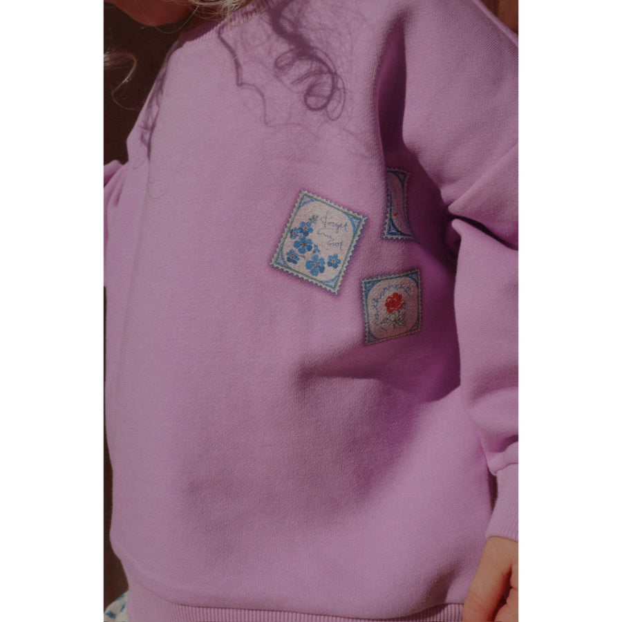 konges-slojd-rhw-x-ks-lettre-sweat-ocs-lupine-clothing-wear-fashion-kong-s25ks103611-lup-18m