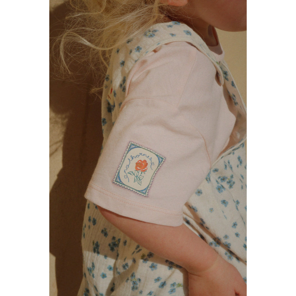 konges-slojd-rhw-x-ks-lettre-tee-ocs-chalk-pink-clothing-wear-fashion-kong-s25ks103612-cp-18m