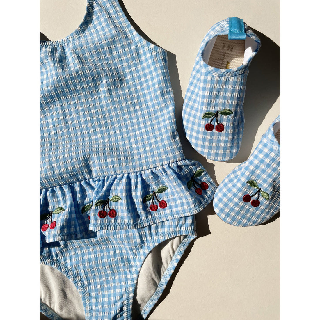 konges-slojd-soline-swimsuit-provence-white-swan-kong-s24ks101054-pws-2y