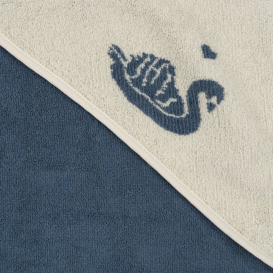 konges-sløjd-terry-towel-jacquard-gots-swan-os-kong-s24ks6491-swan-os