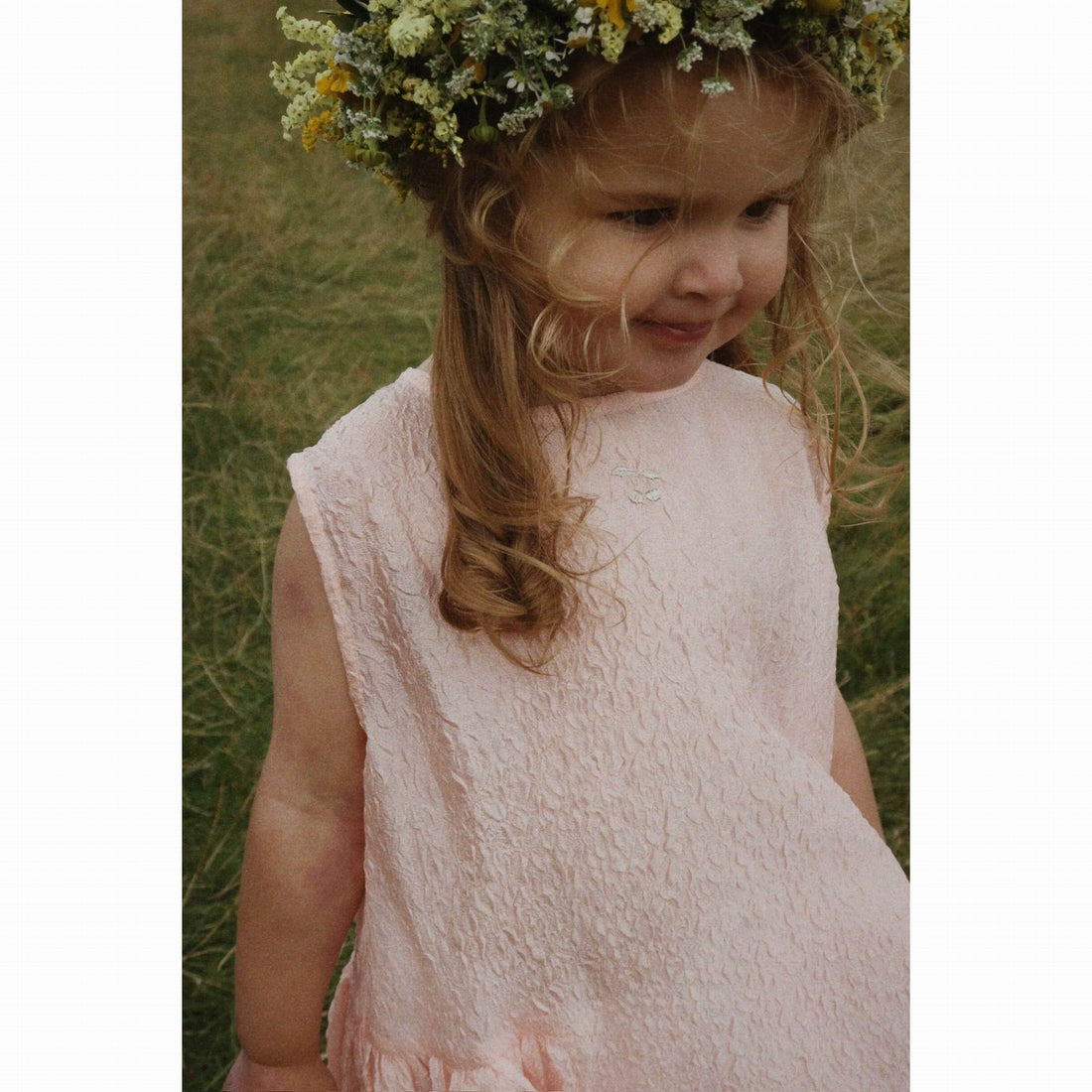 konges-slojd-vola-dress-creole-pink-clothing-wear-fashion-kong-s26ks105613-crep-2y-012