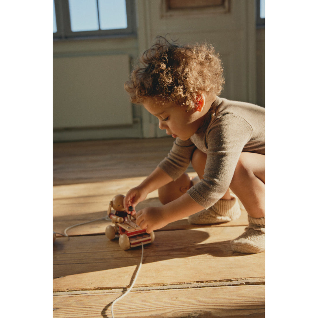 konges-slojd-wooden-pull-bunny-music-fsc-bell-boy-red-one-size-kong-w23ks6523-bbr-os