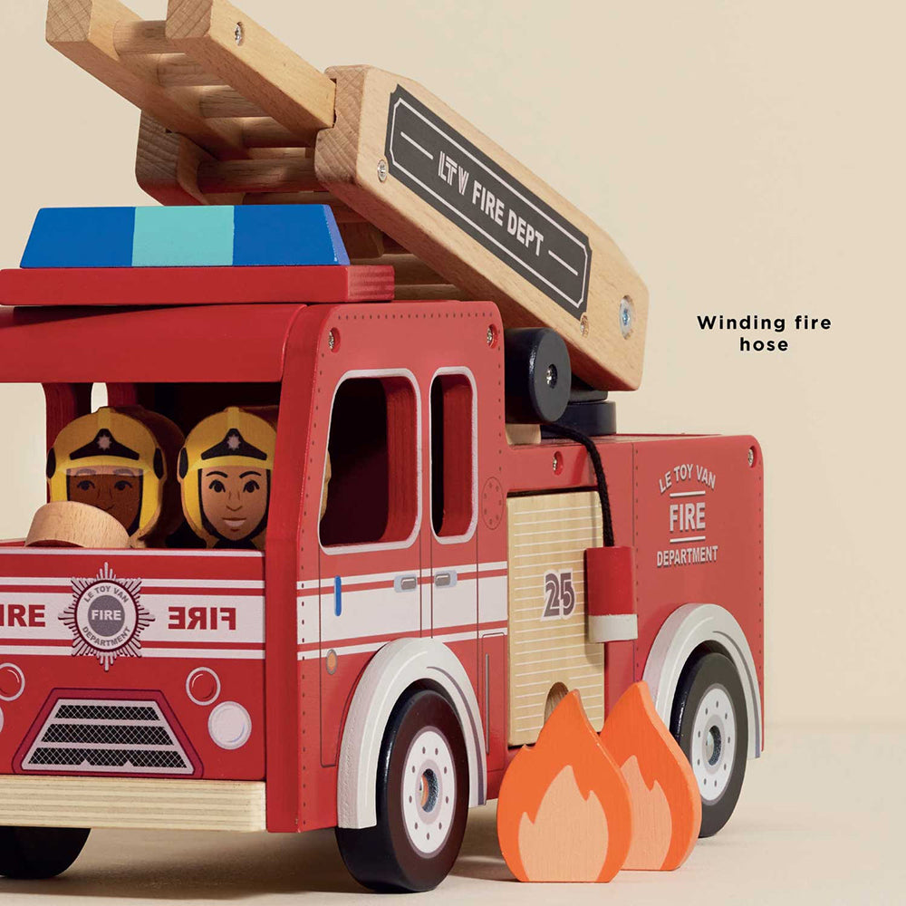 le-toy-van-fire-engine-with-firefighters-play-toy-ltv-tv427