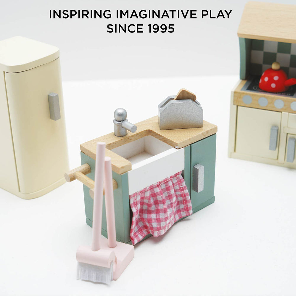 le-toy-van-wooden-dolls-house-kitchen-furniture-20-piece-play-toy-ltv-me059