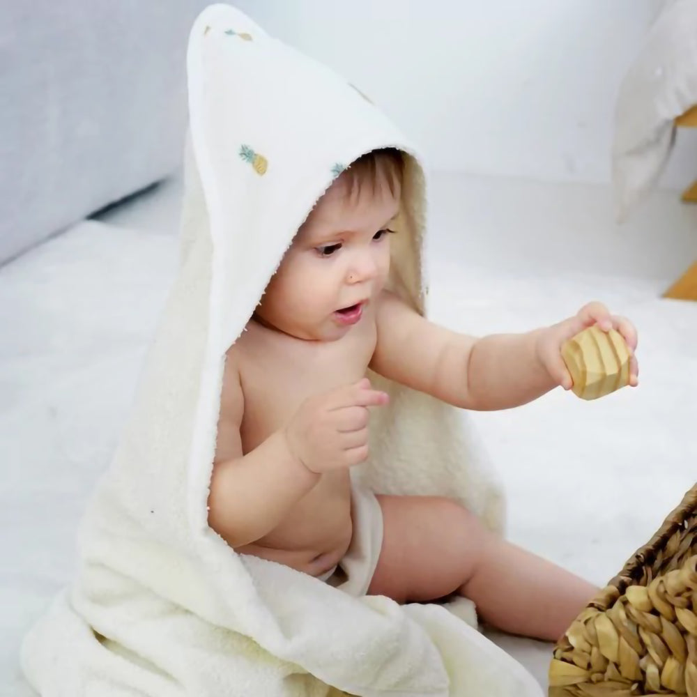little-crevette-ananas-hooded-towel-75-x-75-cm-baby-nursery-lcrv-ancb
