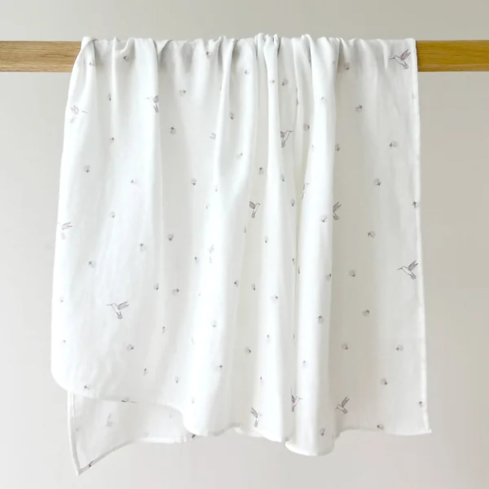 little-crevette-colibri-large-swaddle-120x120cm