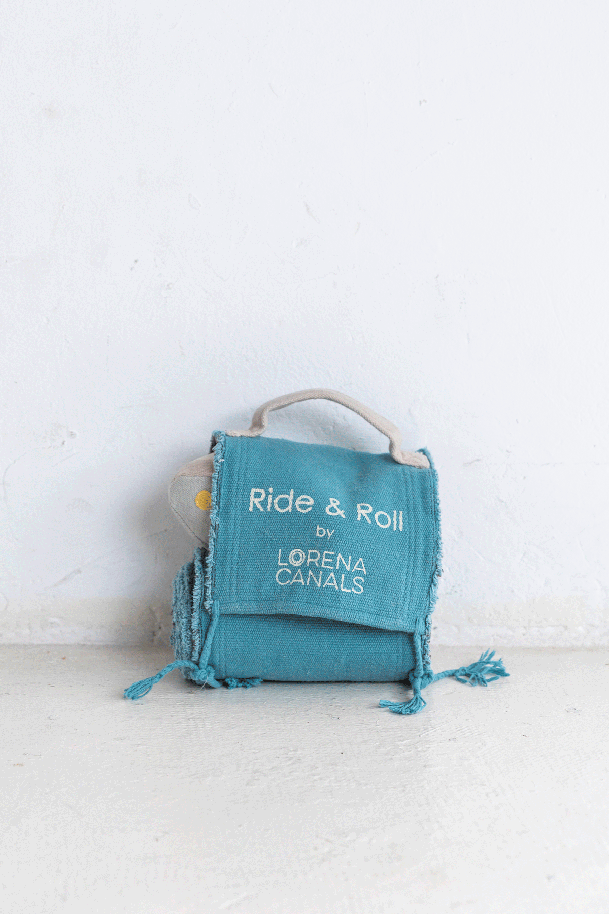 lorena-canals-ride-&-roll-airplane-machine-washable-textile-toy-lore-sct-plane