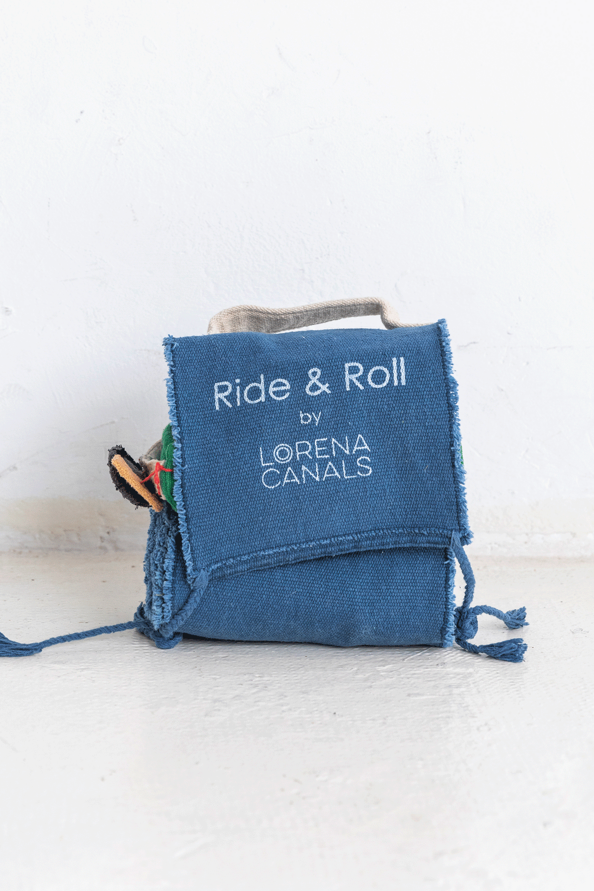 lorena-canals-ride-&-roll-sea-clean-up-boat-machine-washable-textile-toy-lore-sct-boat