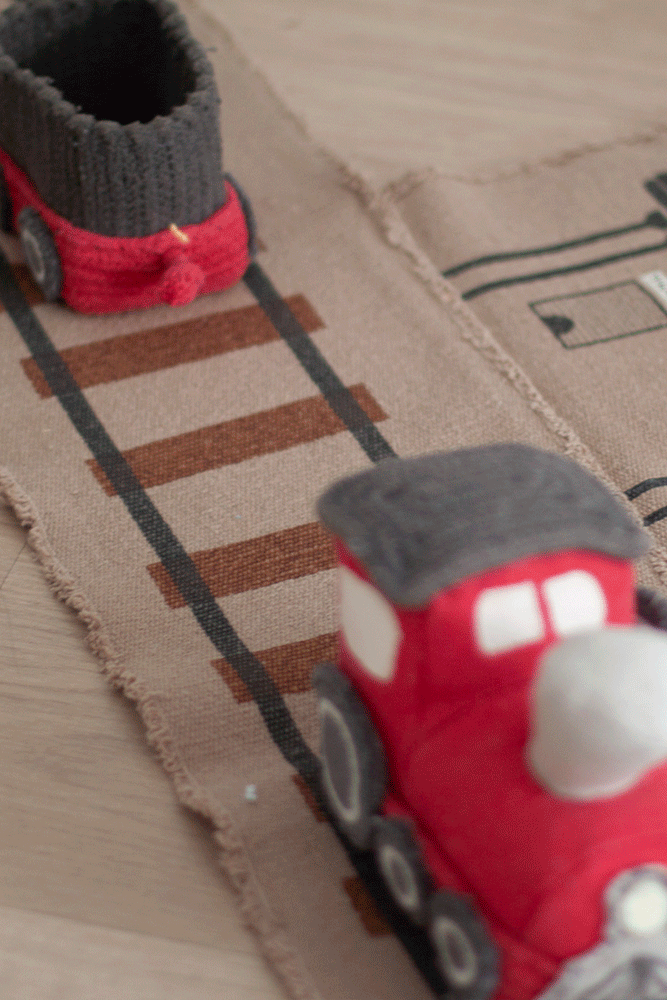 lorena-canals-ride-&-roll-train-machine-washable-textile-toy-lore-sct-train