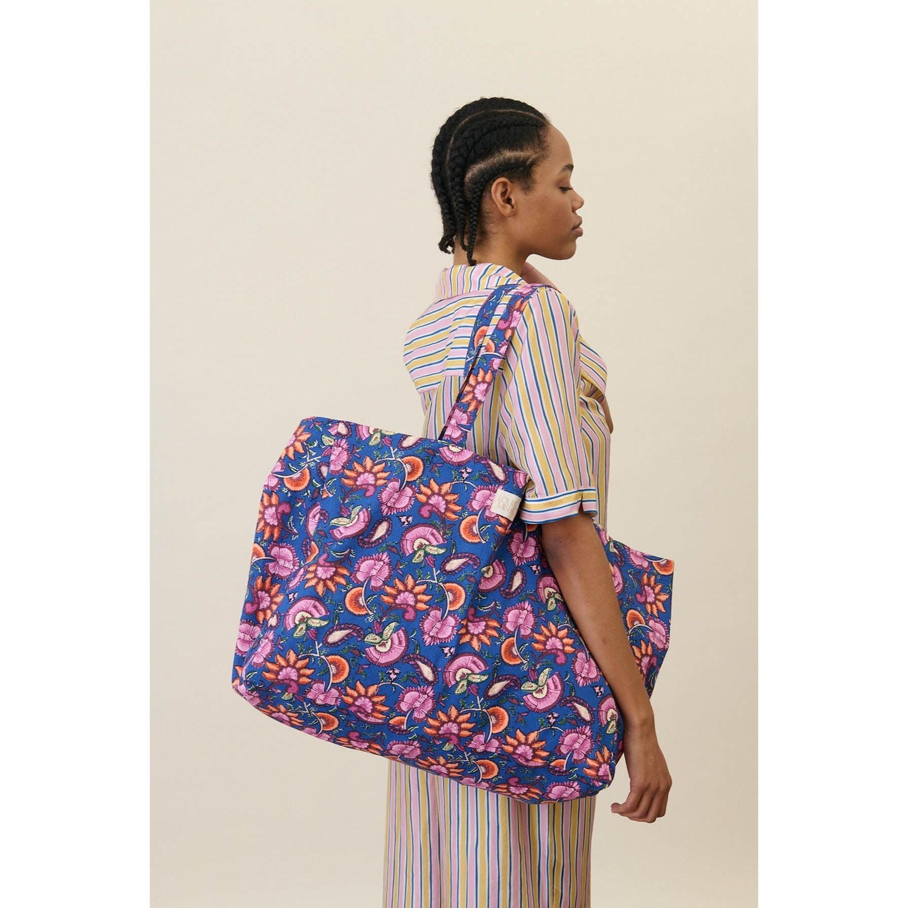 louise-misha-tote-bag-beverly-printed-duck-weave-blue-dolce-flowers-mish-s25t0203-bdf-s
