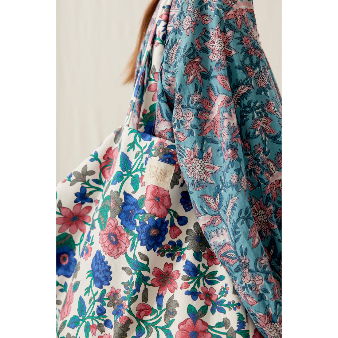 louise-misha-tote-bag-beverly-printed-organic-cotton-canvas-blue-summer-meadow-mish-s24t0318-bsm-s