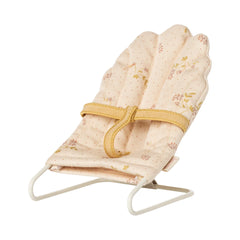 maileg-babysitter-micro-off-white-mail-11540800