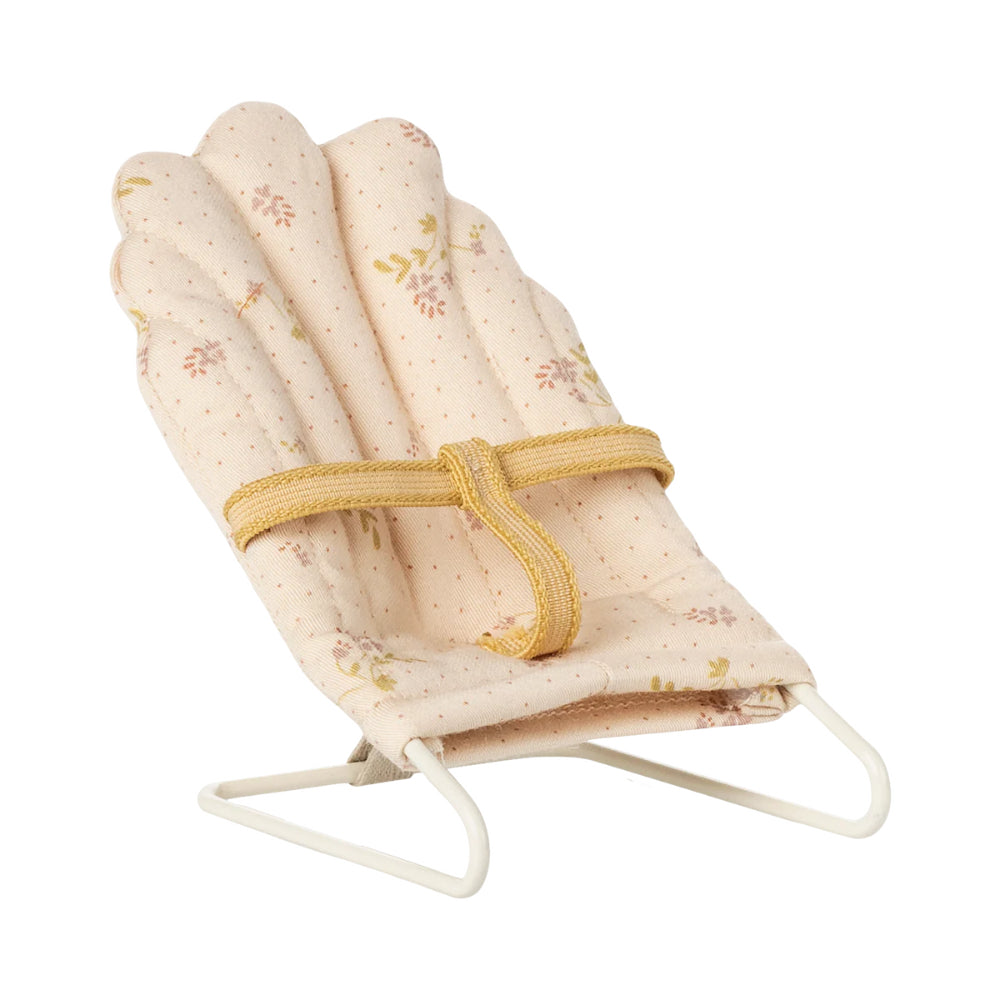 maileg-babysitter-micro-off-white-mail-11540800