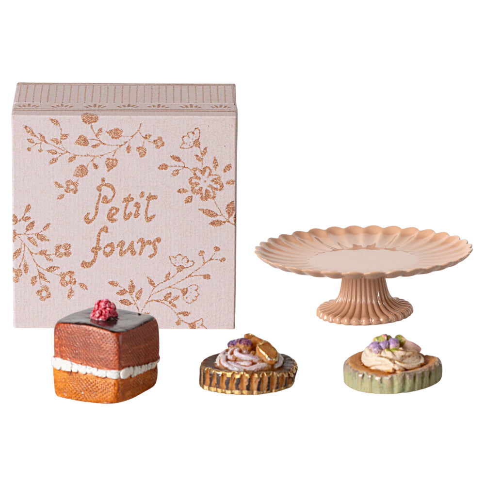 maileg-cakes-and-cakestand-mini-mail-11412100