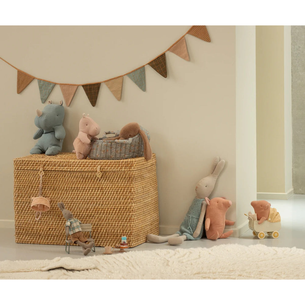 maileg-carry-cot-large-blue-mail-11540301