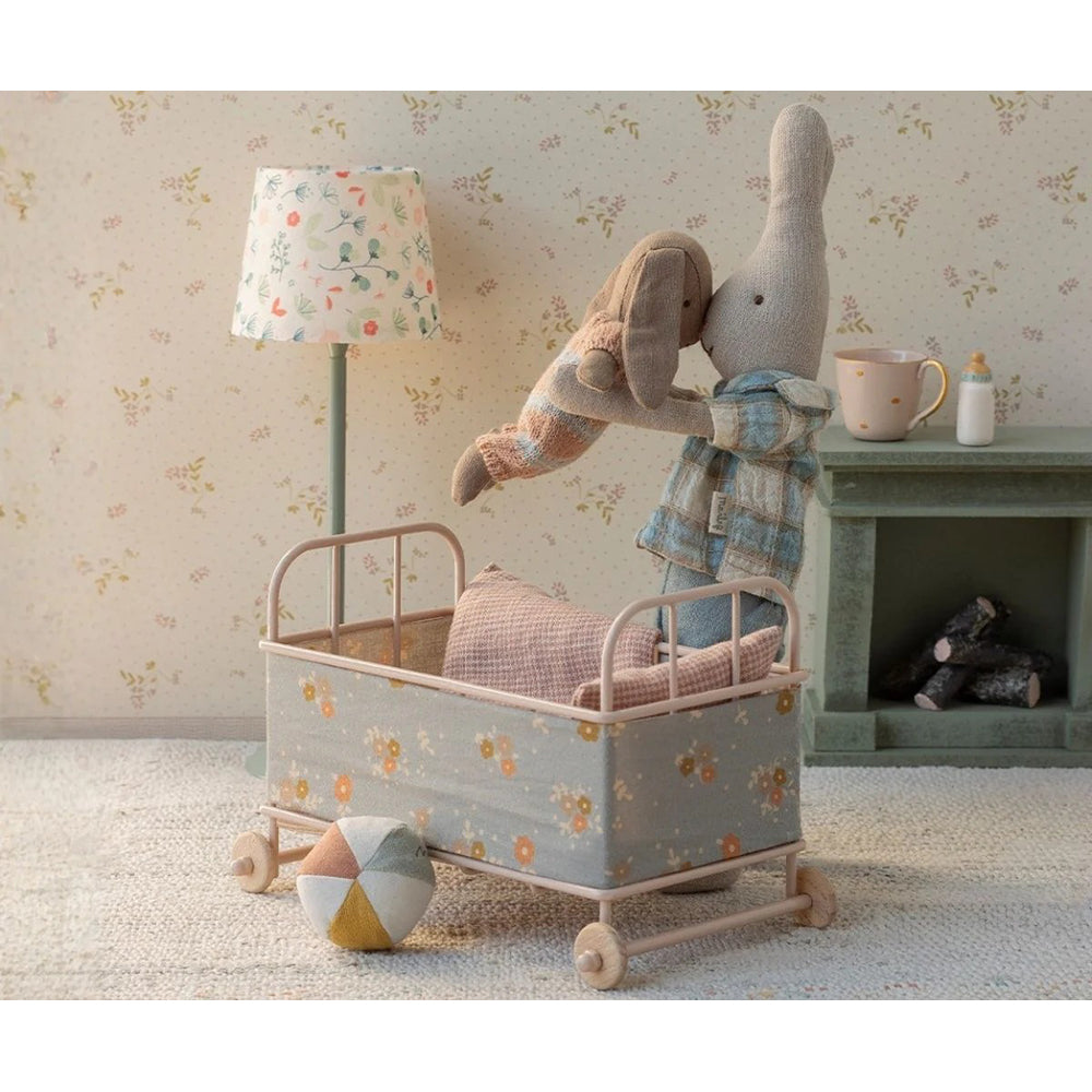 maileg-cot-bed-micro-powder-play-toy-mail-11512500