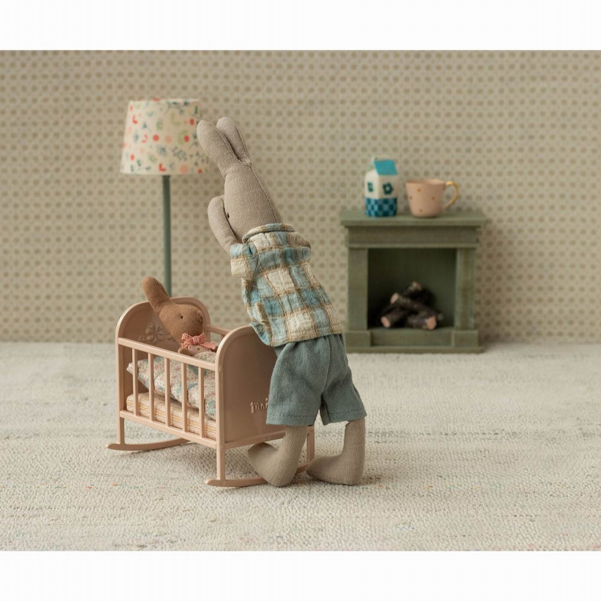 maileg-cradle-my-light-rose-play-toy-mail-11510401-02