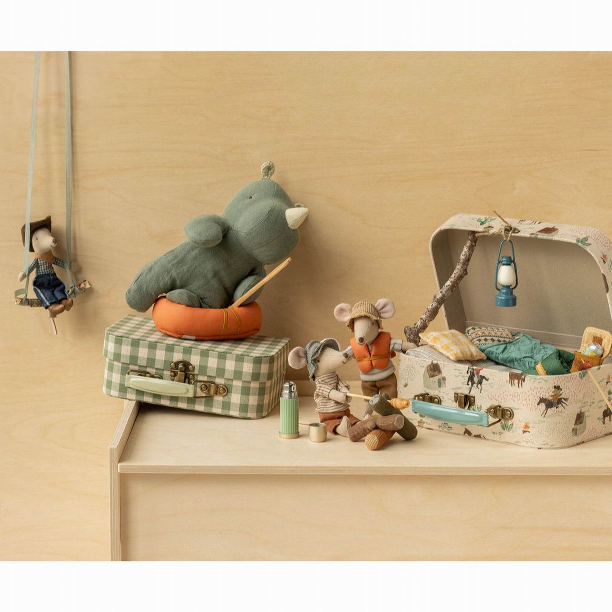 maileg-hiker-mouse-big-brother-thin-stripes-play-toy-baby-nursery-mail-17520100-03