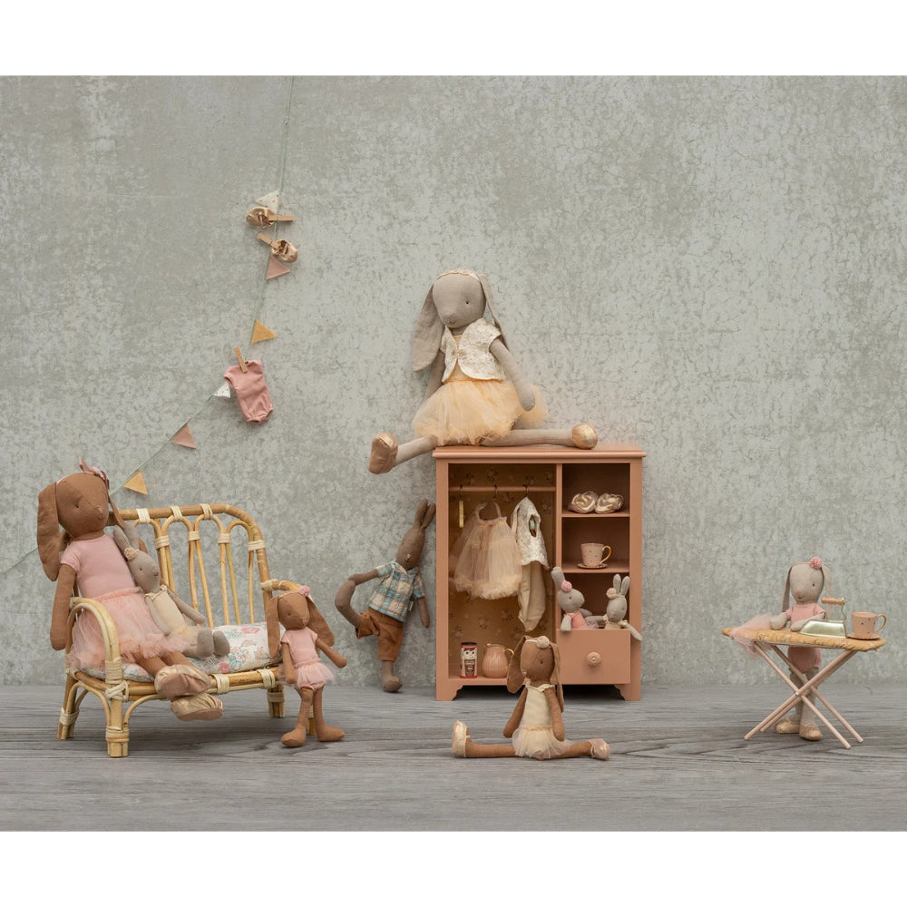 maileg-iron-and-ironing-board-miniature-powder-mail-11511701