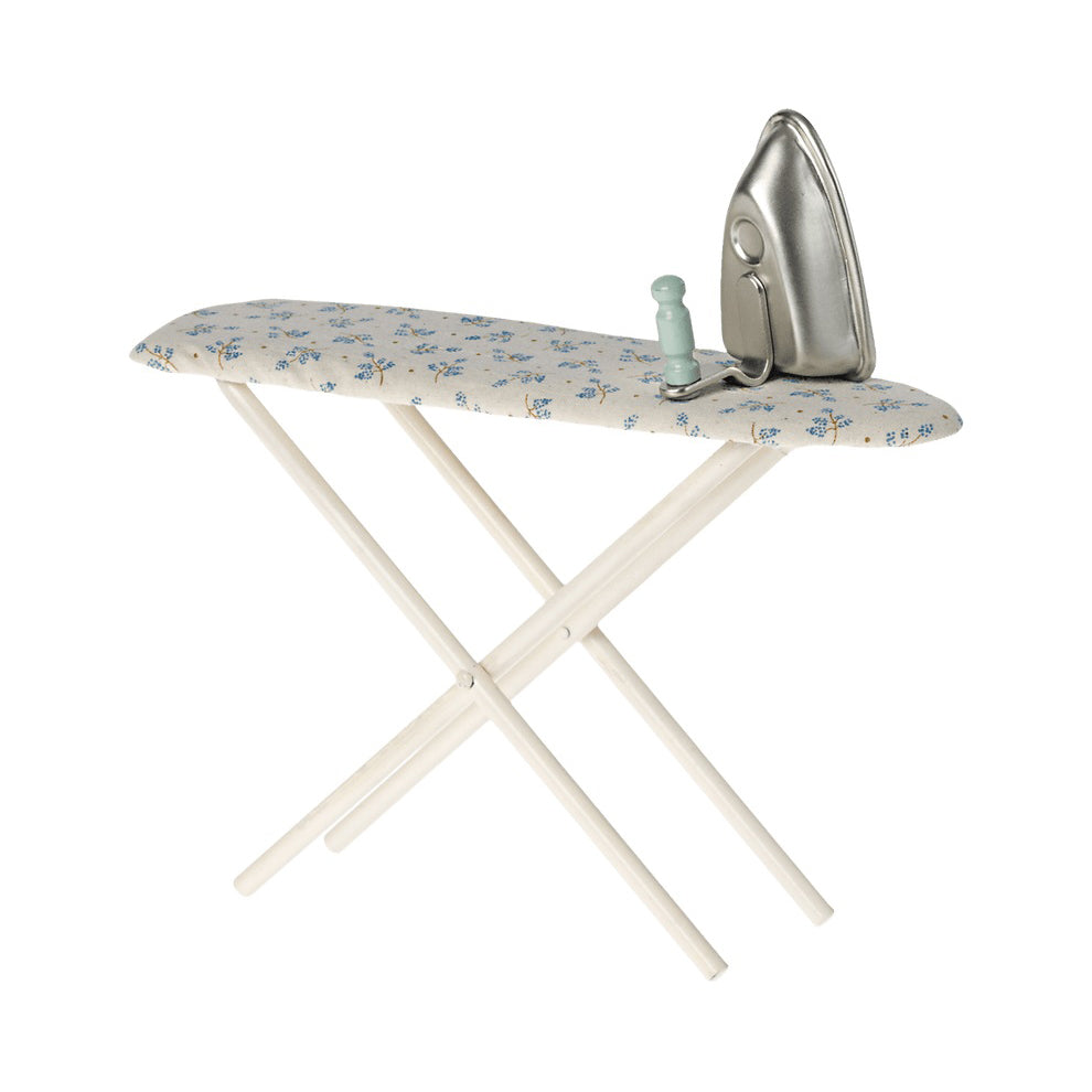 maileg-miniature-iron-and-ironing-board-mail-11211100