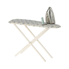 maileg-miniature-iron-and-ironing-board-mail-11211100
