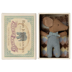 maileg-sleepy-wakey-baby-mouse-in-matchbox-blue-mail-17400100