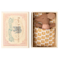 maileg-sleepy-wakey-baby-mouse-in-matchbox-rose-play-toy-mail-17500200
