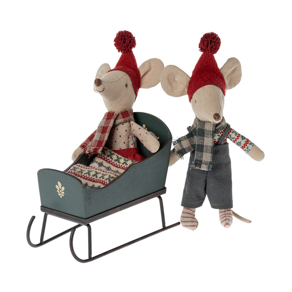 maileg-sleigh-mouse-green-mail-11200901