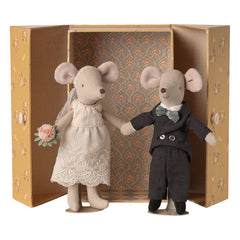 maileg-wedding-mice-couple-in-box-mum-and-dad-play-toy-mail-17630000