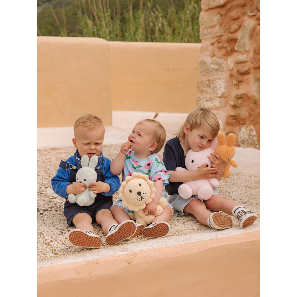 miffy-sitting-terry-soft-orange-23cm-miff-24182561