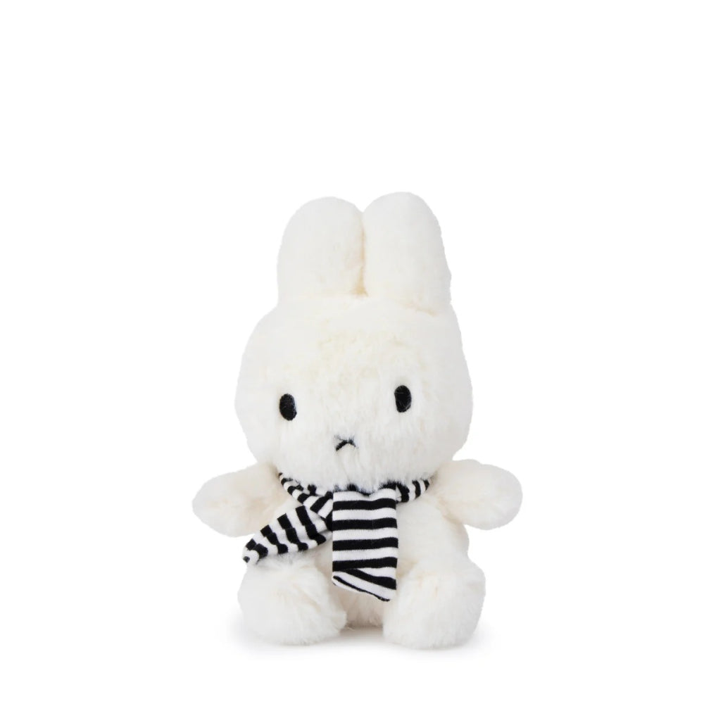 miffy-with-scarf-23cm-9-miff-24182024