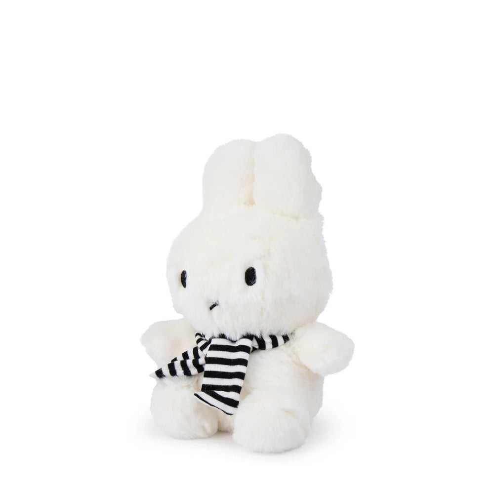 miffy-with-scarf-23cm-9-miff-24182024